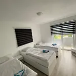 Dom wakacyjny House Enio *