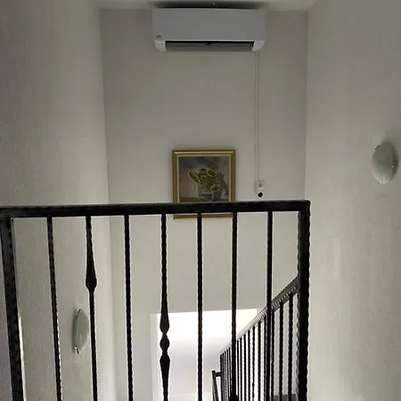 House Enio *